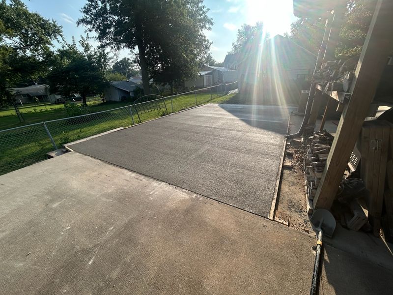 Precision Paving: Transforming Spaces with Expert Concrete Solutions