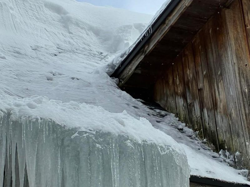 Residential Roofing Snow & Ice Removal Services 