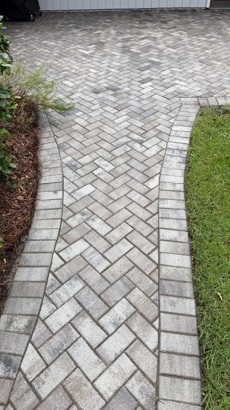 Driveway and Sidewalk Cleaning