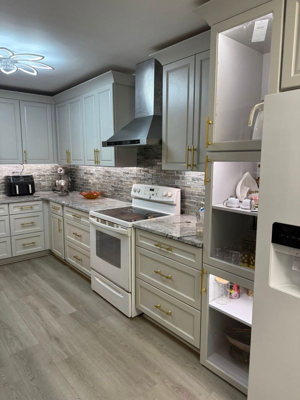 Kitchen Backsplash Installation