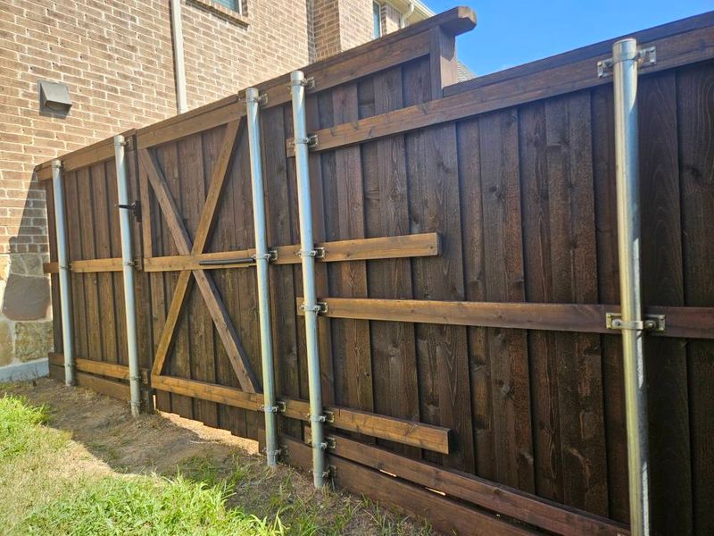 Fence Staining & Sealing