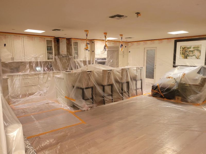 Transforming Interiors: Mr Painting Houses LLC's Seamless Home Makeover