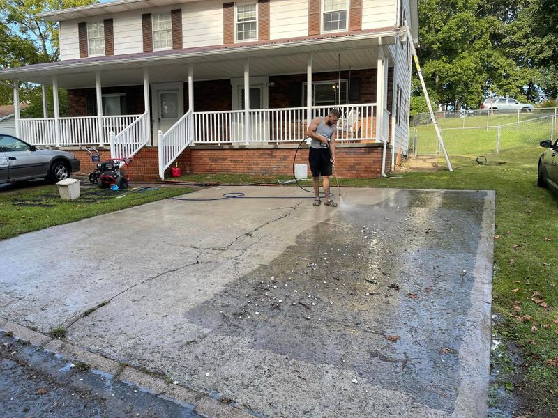 Driveway and Sidewalk Cleaning & Sealing