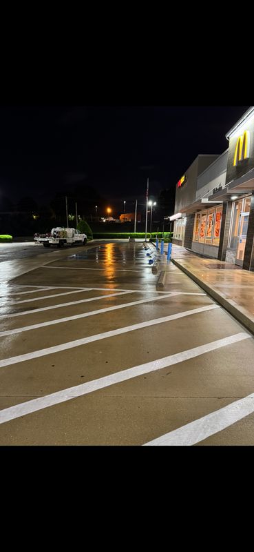 Driveway and Sidewalk Cleaning