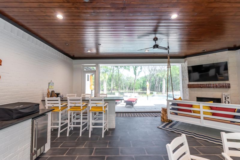 Outdoor Kitchen