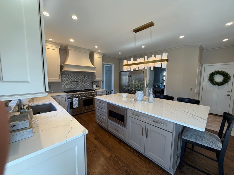 Kitchen and Cabinet Refinishing
