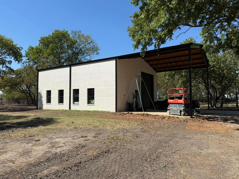 Innovative Expansion: Transforming Little Elm with a 30x40x16 Structure and Seamless Extension