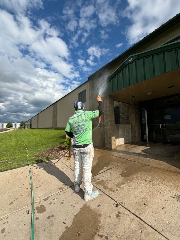 Pressure Washing/House Washing