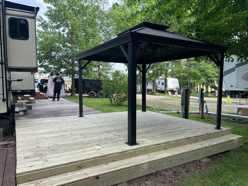 Custom Deck Building & Deck Installation