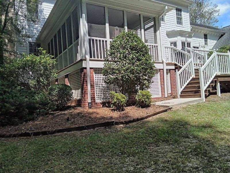 Transforming Outdoor Spaces: Blinn's Expert Landscaping in Darlington, SC