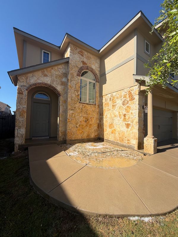 Driveway and Sidewalk Cleaning