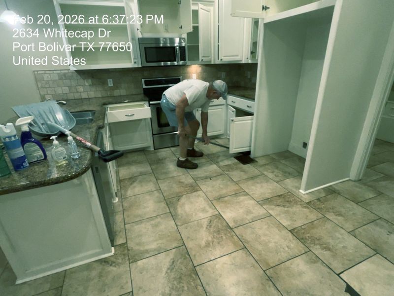 Interior and exterior sales cleans