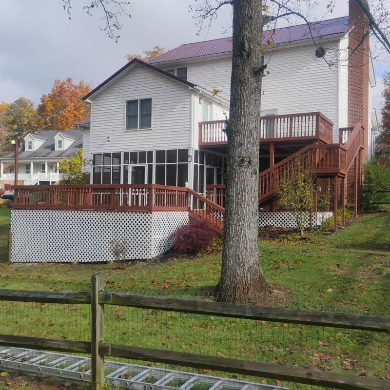Deck & Fence Staining