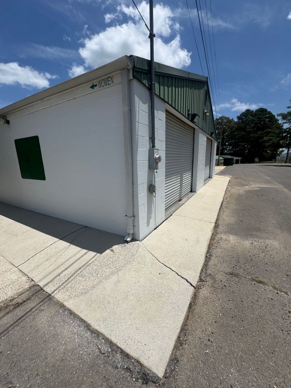 Driveway and Sidewalk Cleaning