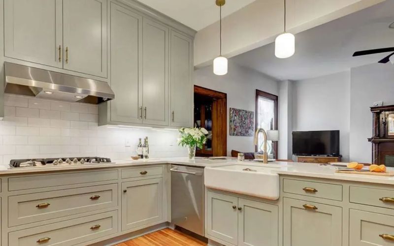 Kitchen and Cabinet Refinishing