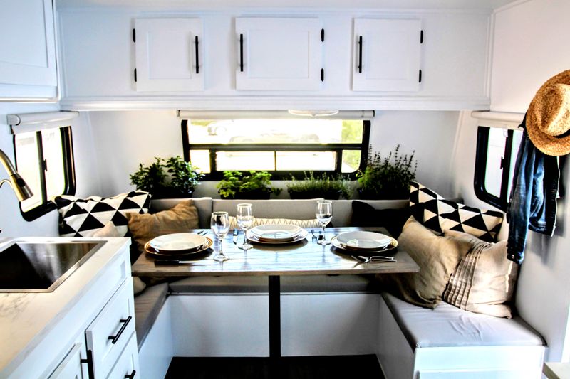Hana - 2015 Fleetwood Travel Trailer
