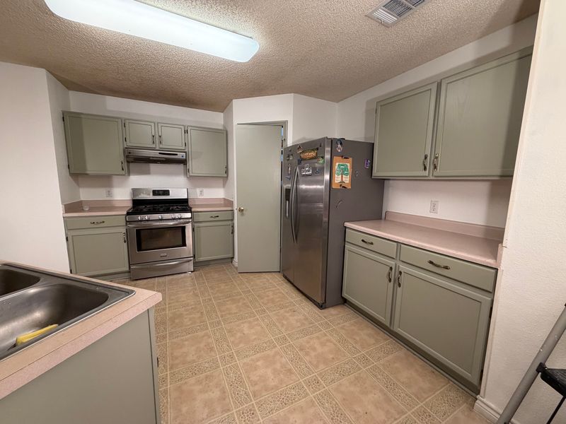 Kitchen and Cabinet Refinishing