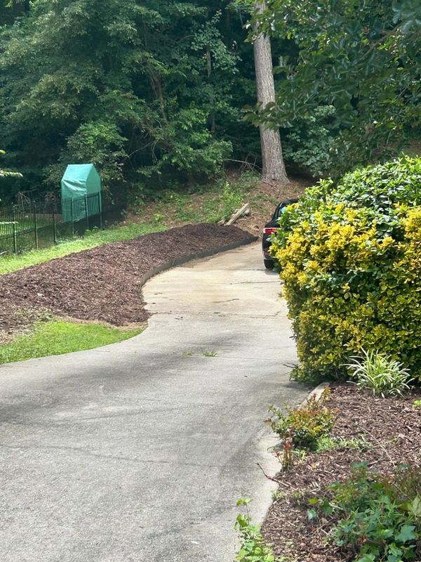 Mulch and Pine Straw Installation