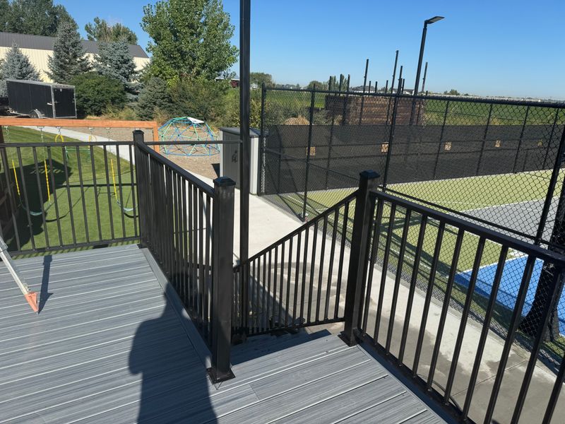 Custom decks & handrails