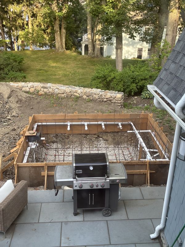 Pools, hot tubs and spas 