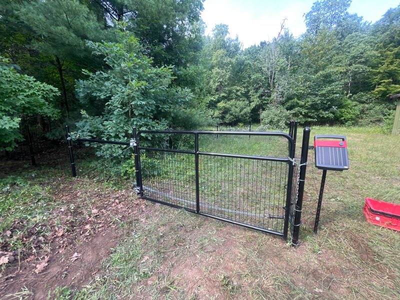 Custom Feedlot / Pig Pen Installation