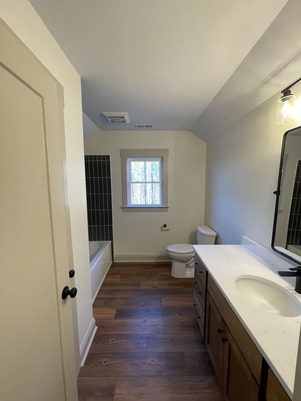 Farmhouse 1800 Sq Ft