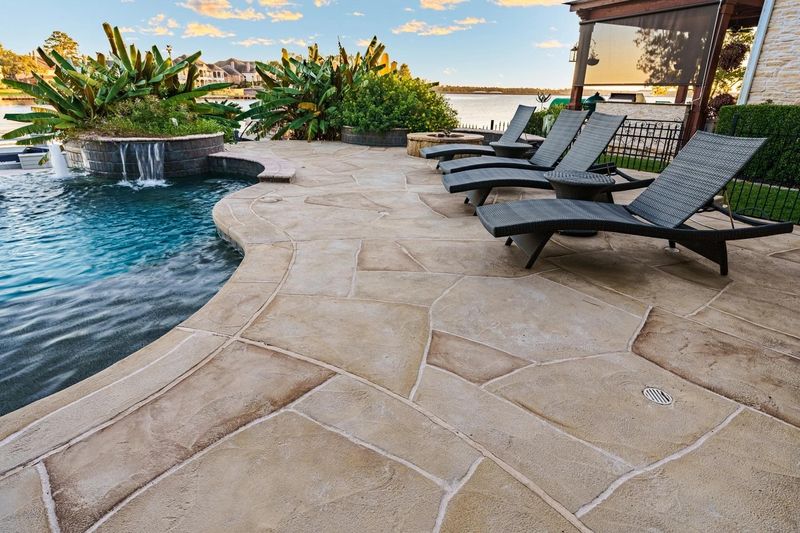 Outdoor Tiling