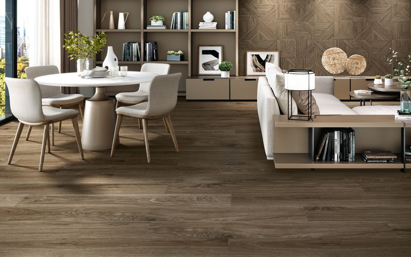 Woodlook porcelain tile 