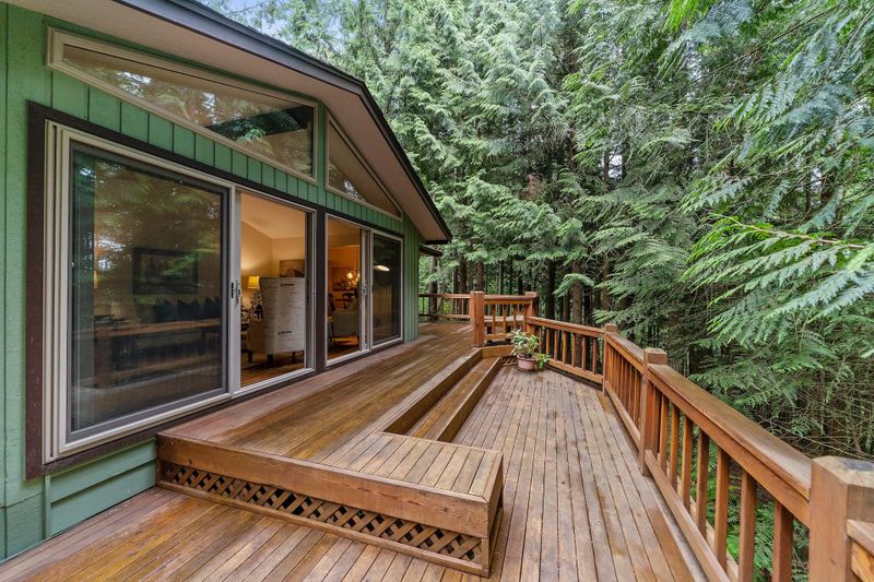 Deck and Patio Cleaning