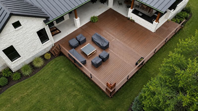 DECKING