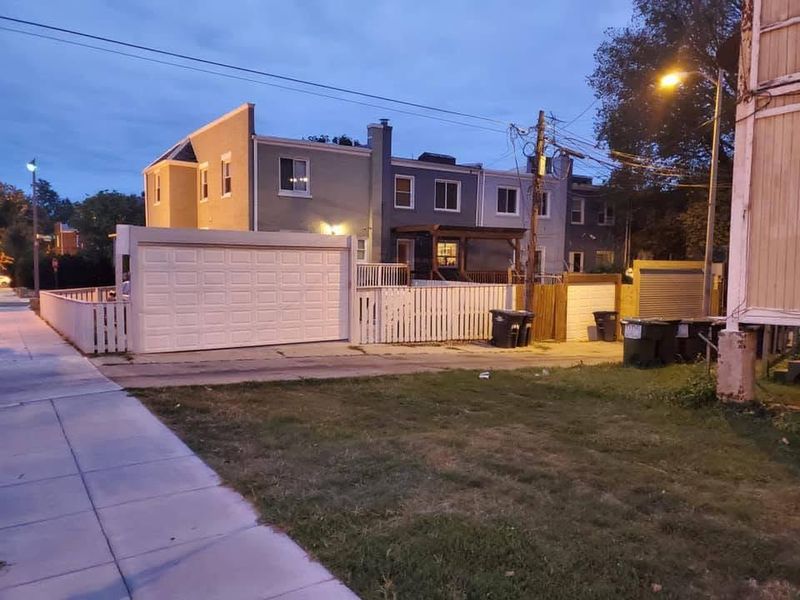 Freestanding Alleyway Garage Doors