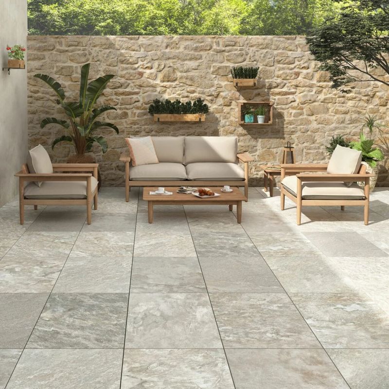 Outdoor Tiling