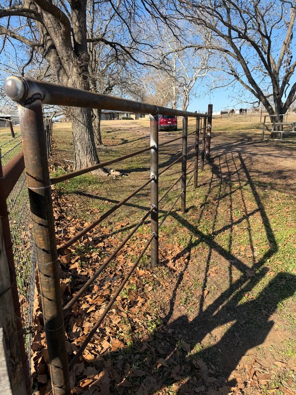 Custom Pipe Fencing 
