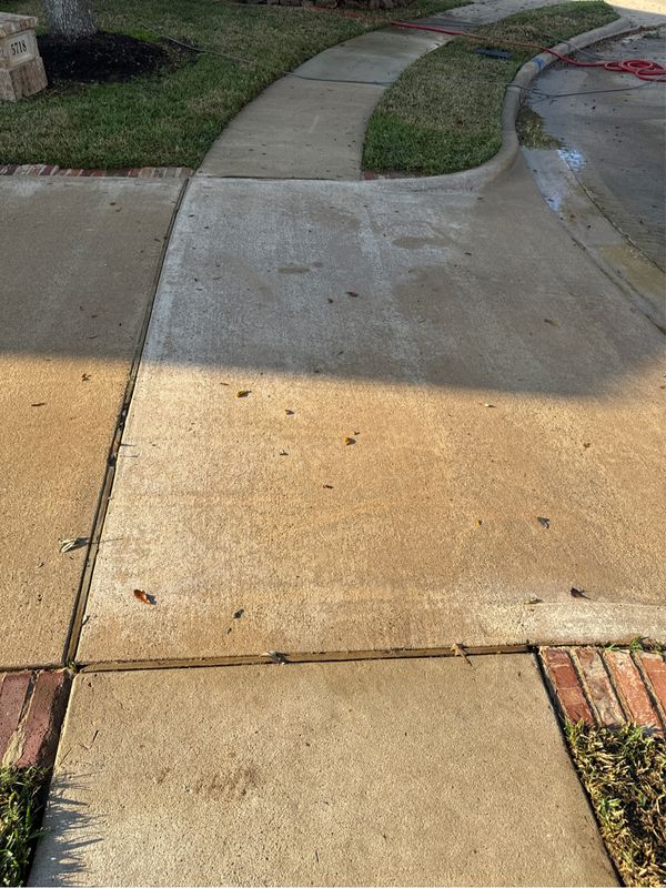 "Avalon Refresh: Transformative House and Surface Cleaning in Sugar Land"