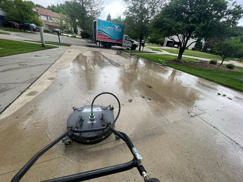 Driveway, Sidewalk and Patio Cleaning