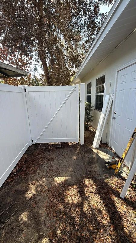 Vinyl Fencing