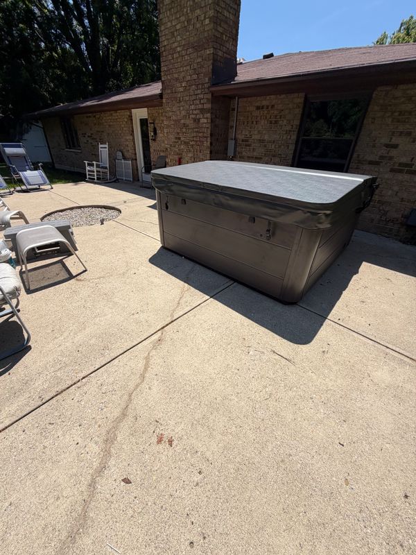 Pools, Hot Tubs & Saunas