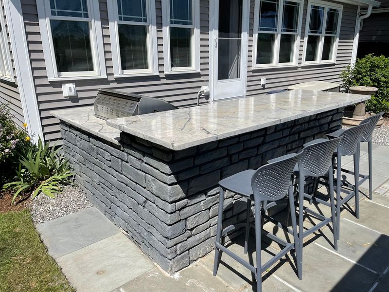 Outdoor Kitchens & Countertops