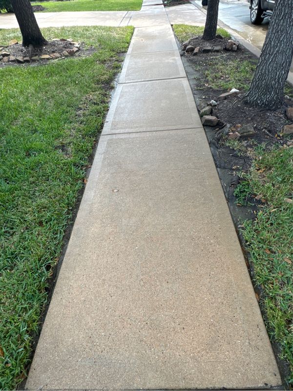 Revitalized Outdoor Spaces: Power Pressure Wash Transforms Anderson Springs Walkways and Driveways