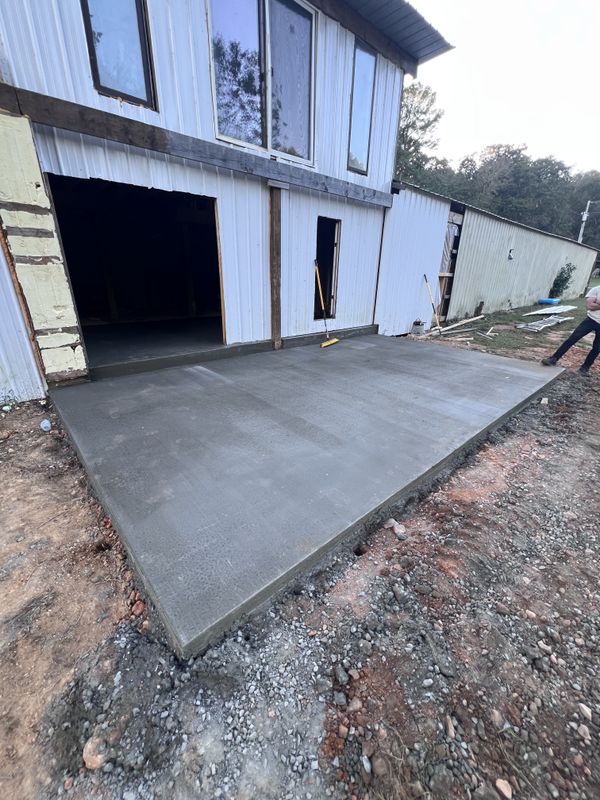 Seamless Elegance: Transformative Concrete Installation by Modern Collar