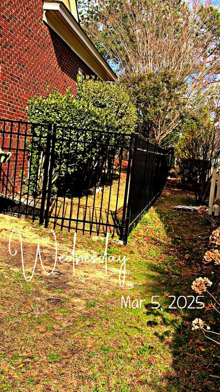 Aluminum fence 