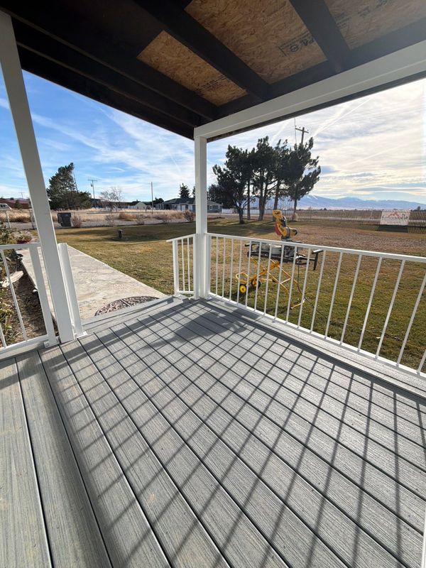 Custom decks & handrails