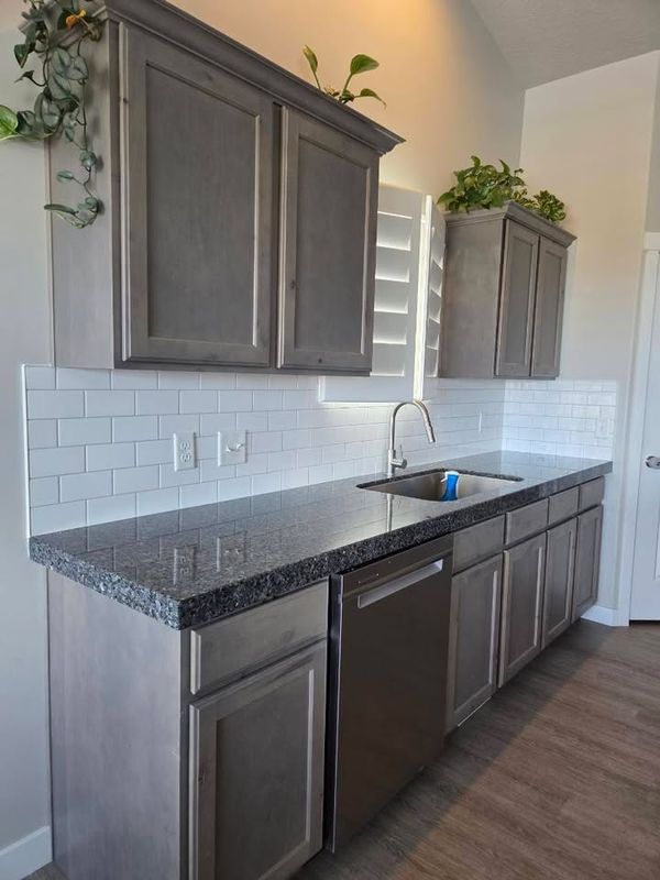 Kitchen Backsplash Installation