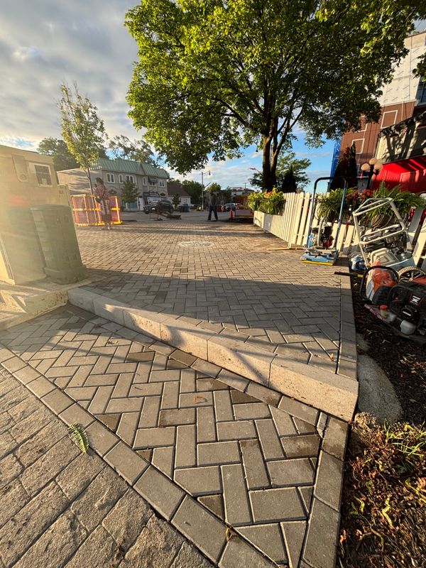 Interlock Pressure Washing & Re-Sanding