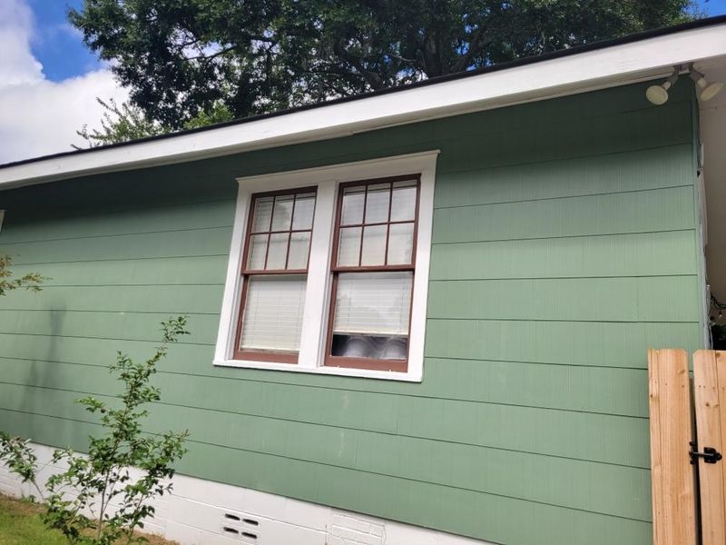 "Skidaway Road Revitalization: Transforming Thunderbolt's Exteriors with Bocanegra Painting"
