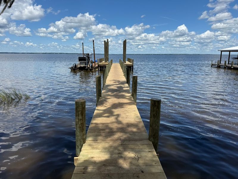 Docks