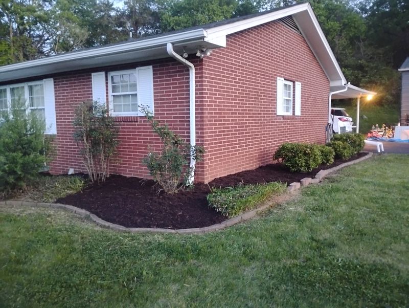 Mulch Bed Installation And Renovation