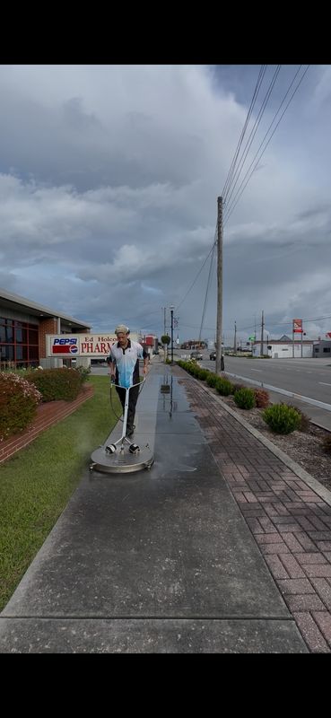 Driveway and Sidewalk Cleaning
