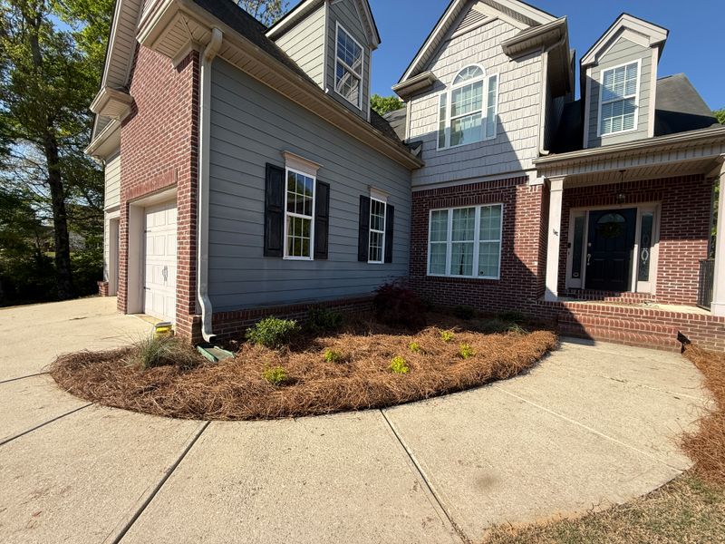 Pine Straw and Mulch