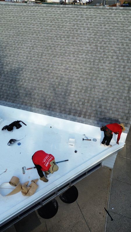Commercial & Institutional Flat Roof Replacement